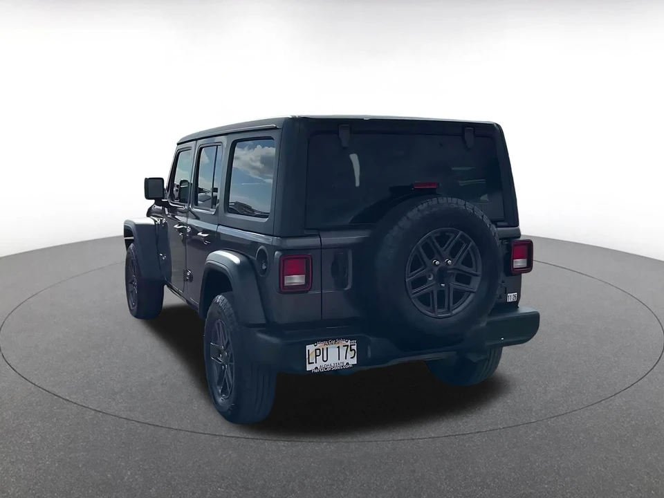 2025 Jeep JL Wrangler - Image 12 of 31