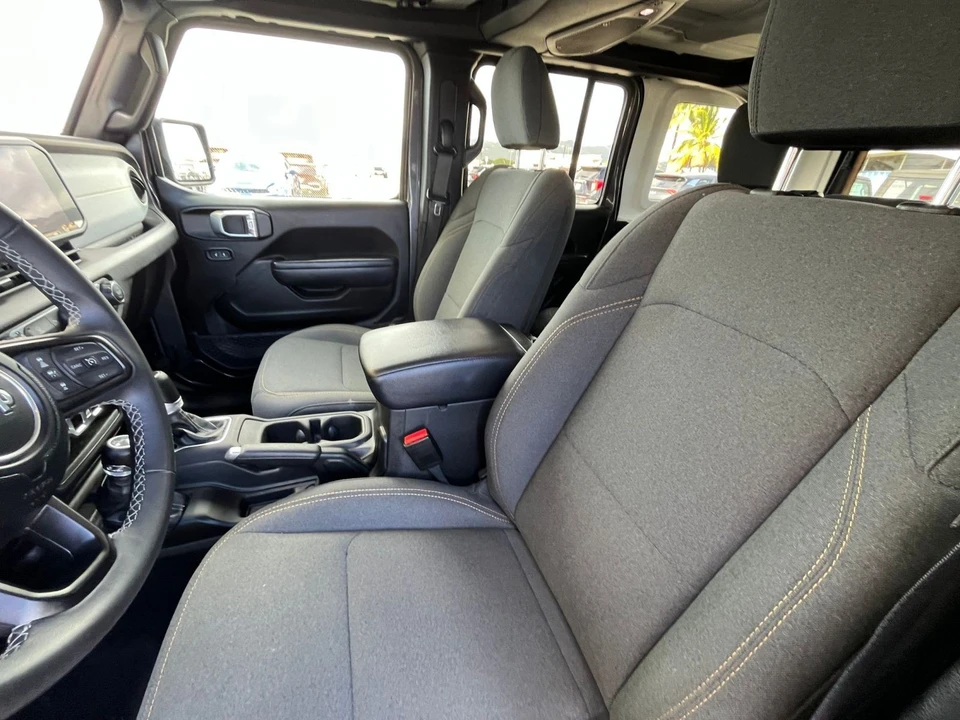 2025 Jeep JL Wrangler - Image 27 of 31