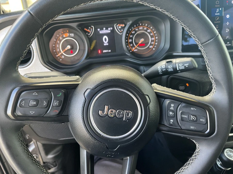 2025 Jeep JL Wrangler - Image 28 of 31