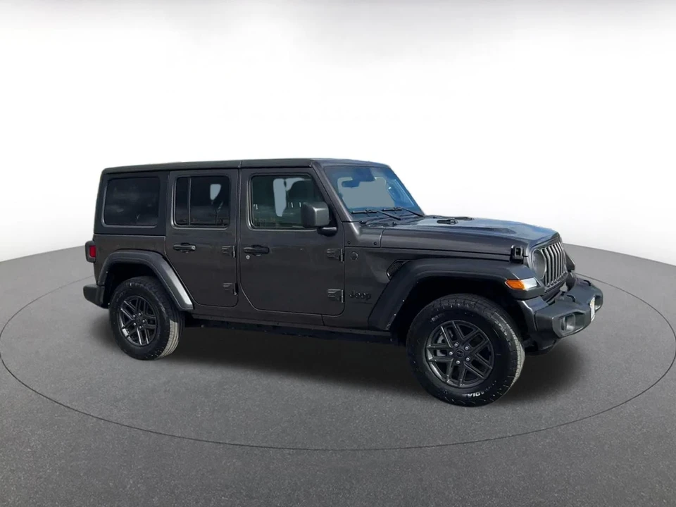 2025 Jeep JL Wrangler - Image 2 of 31