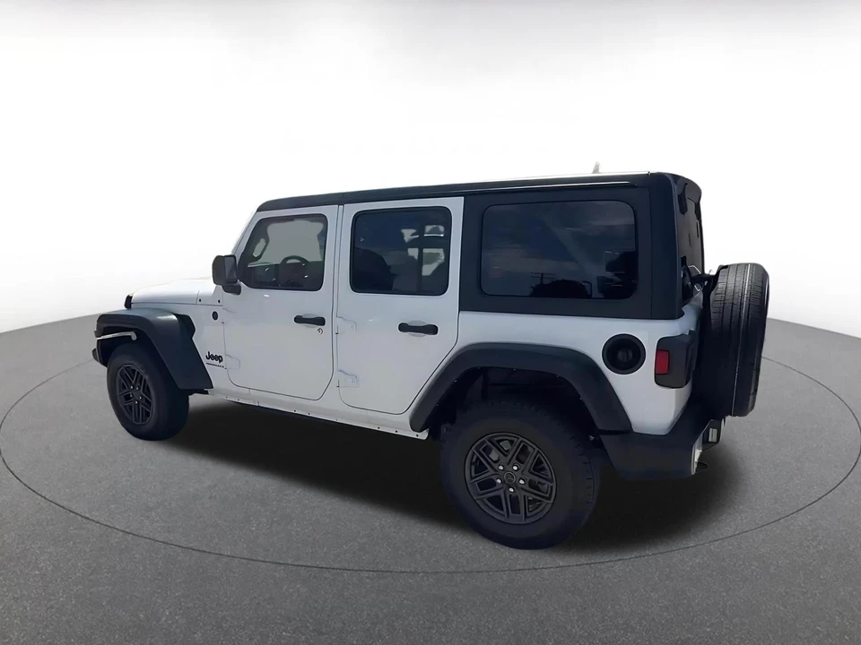 2025 Jeep JL Wrangler - Image 14 of 31