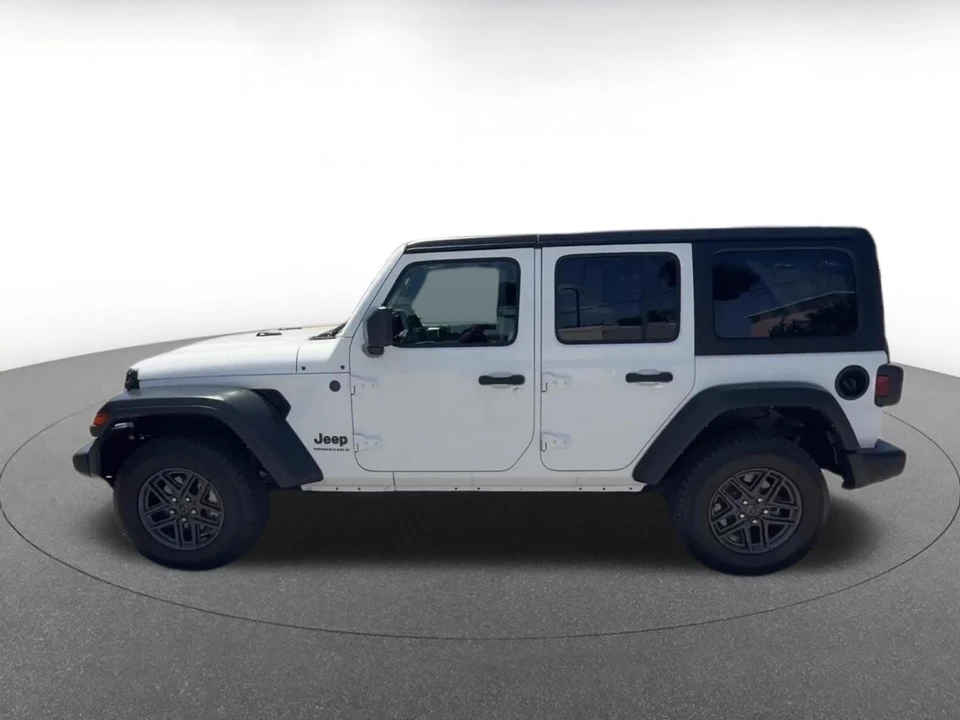 2025 Jeep JL Wrangler - Image 9 of 31