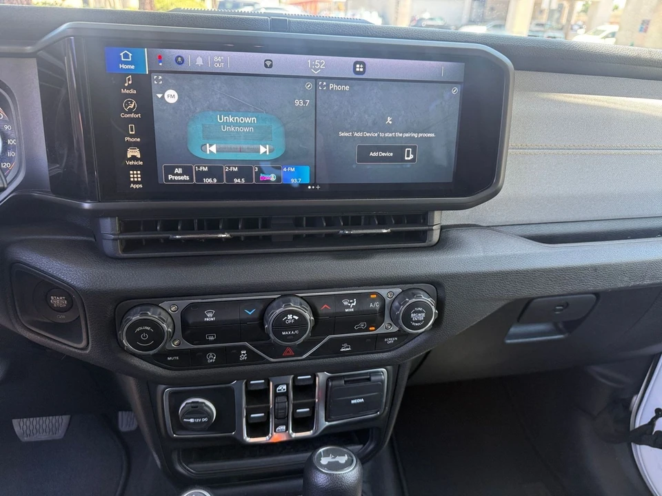 2025 Jeep JL Wrangler - Image 18 of 31