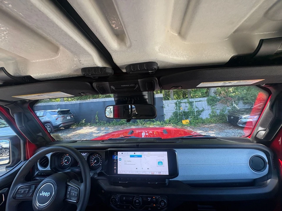 2025 Jeep JL Wrangler - Image 31 of 31