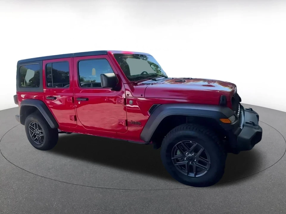 2025 Jeep JL Wrangler - Image 17 of 31