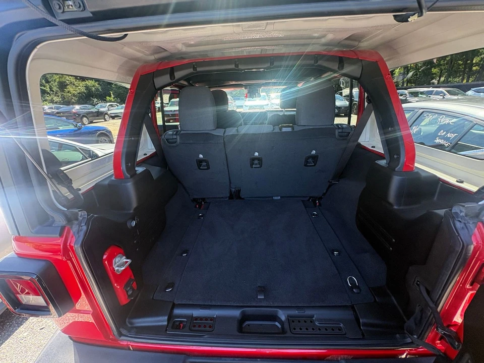 2025 Jeep JL Wrangler - Image 29 of 31