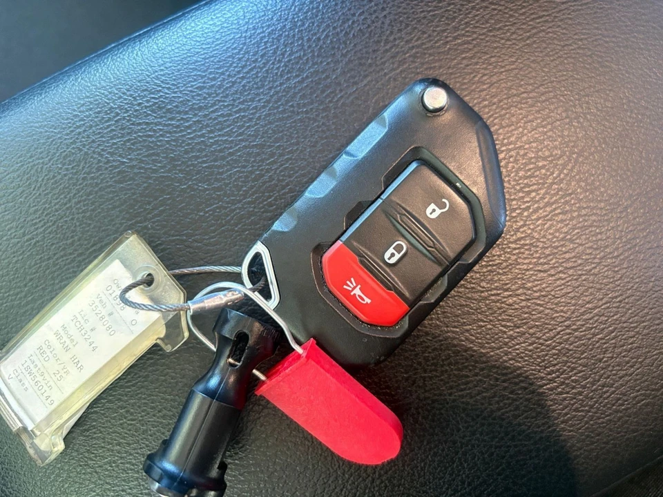 2025 Jeep JL Wrangler - Image 21 of 31