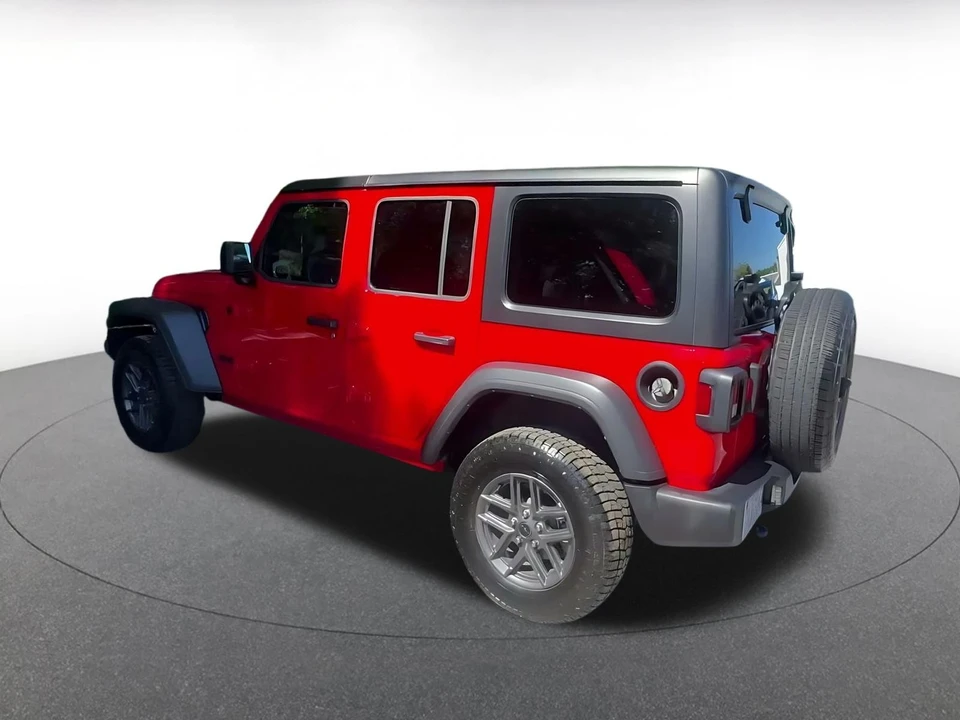 2025 Jeep JL Wrangler - Image 8 of 31