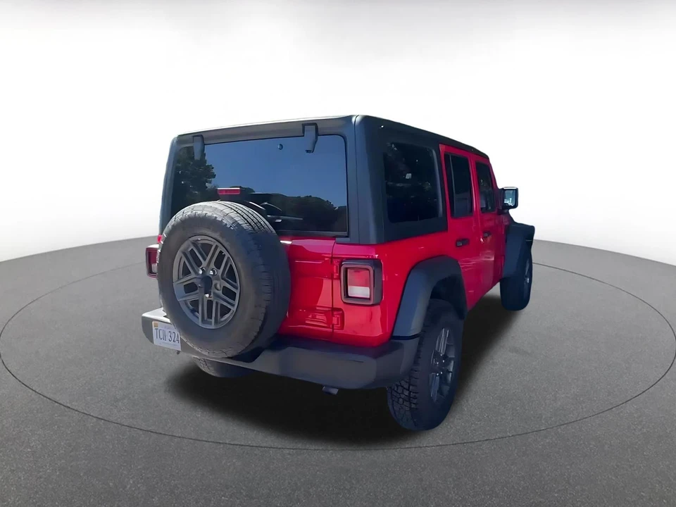 2025 Jeep JL Wrangler - Image 15 of 31
