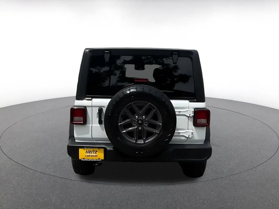 2025 Jeep JL Wrangler - Image 11 of 31