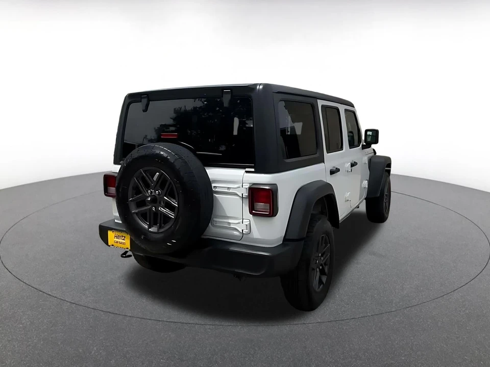 2025 Jeep JL Wrangler - Image 12 of 31