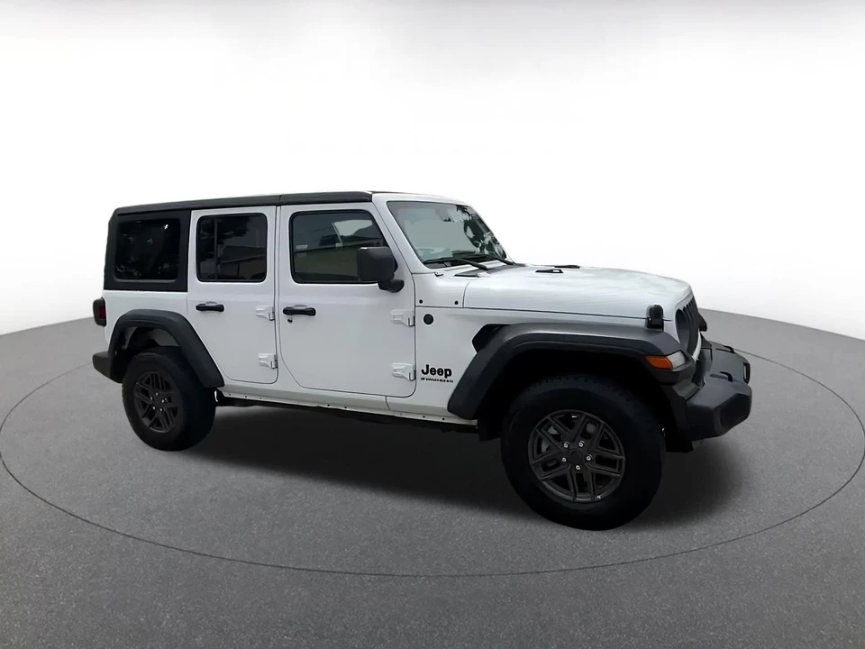 2025 Jeep JL Wrangler - Image 2 of 31