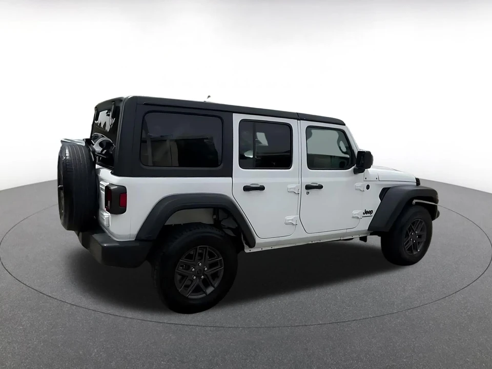 2025 Jeep JL Wrangler - Image 14 of 31