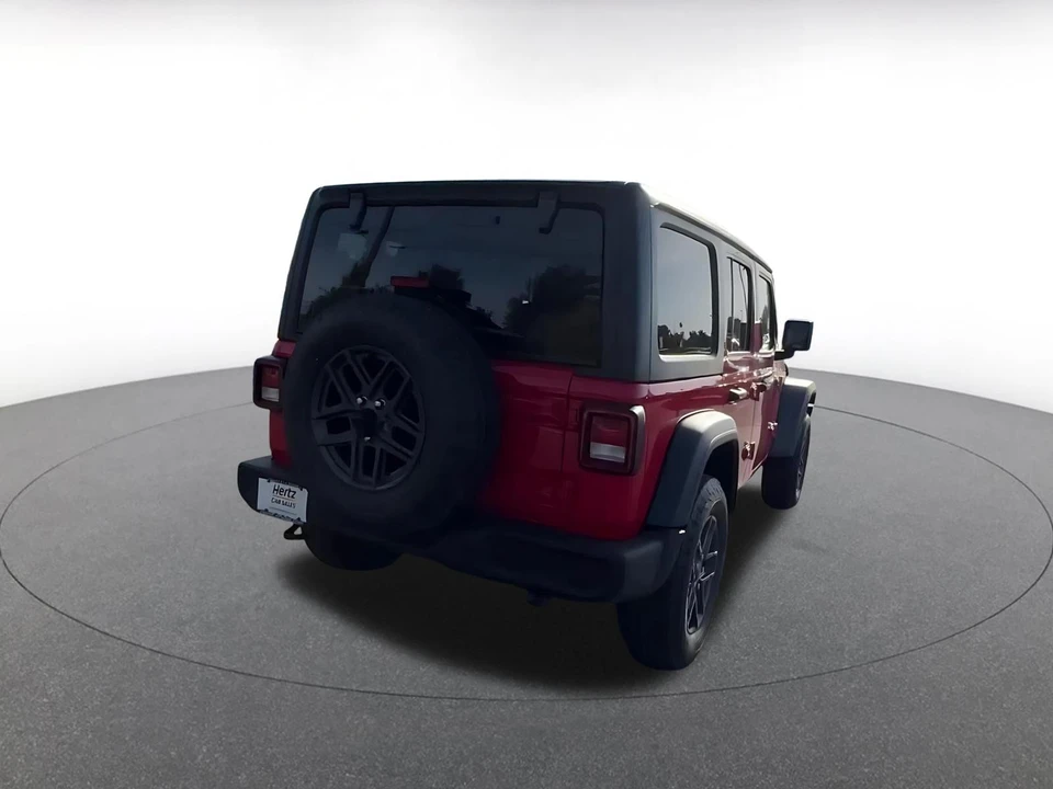 2025 Jeep JL Wrangler - Image 14 of 31