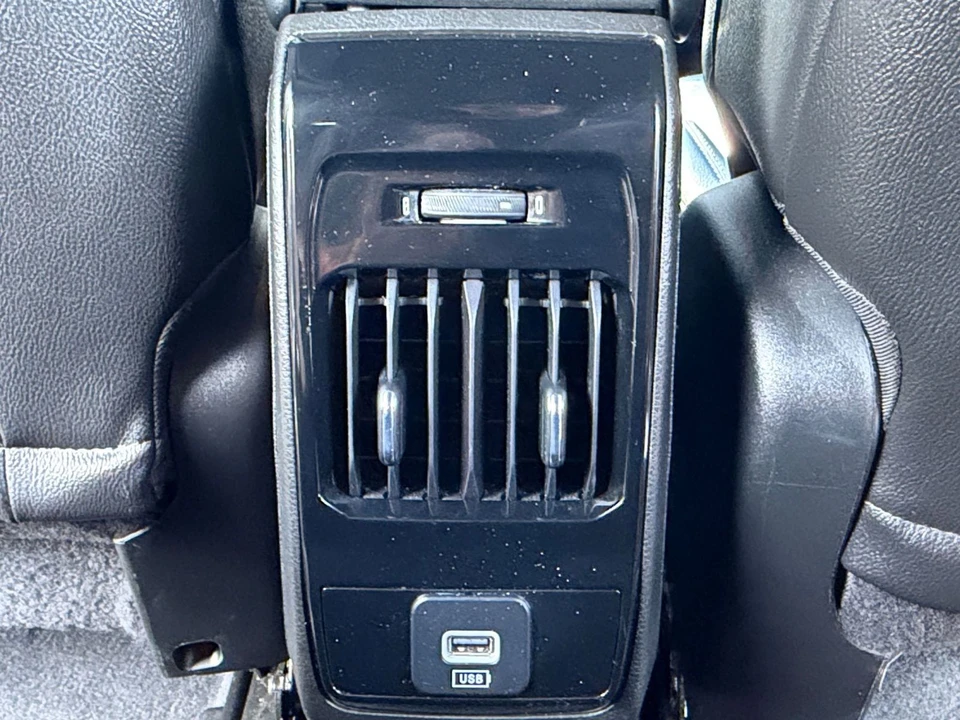 2025 Jeep JL Wrangler - Image 24 of 31