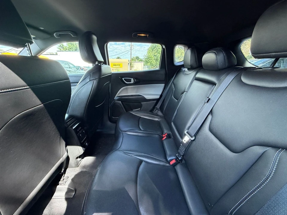 2025 Jeep JL Wrangler - Image 28 of 31