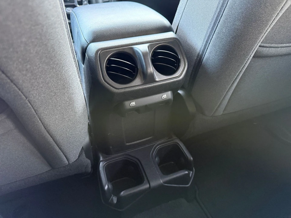 2025 Jeep JL Wrangler - Image 24 of 31