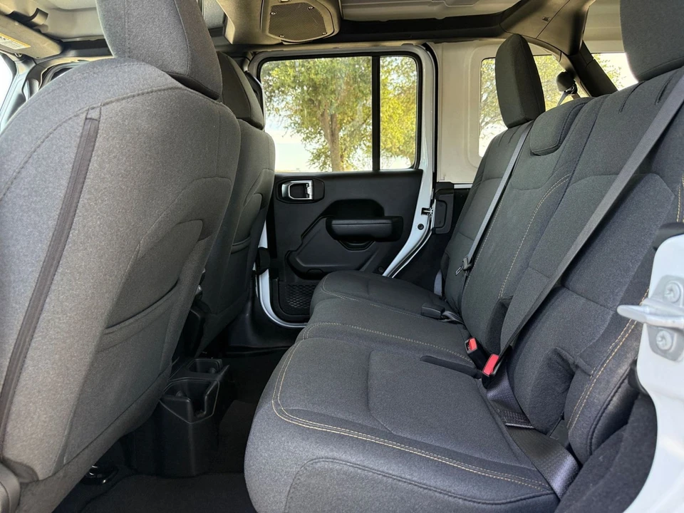 2025 Jeep JL Wrangler - Image 27 of 31