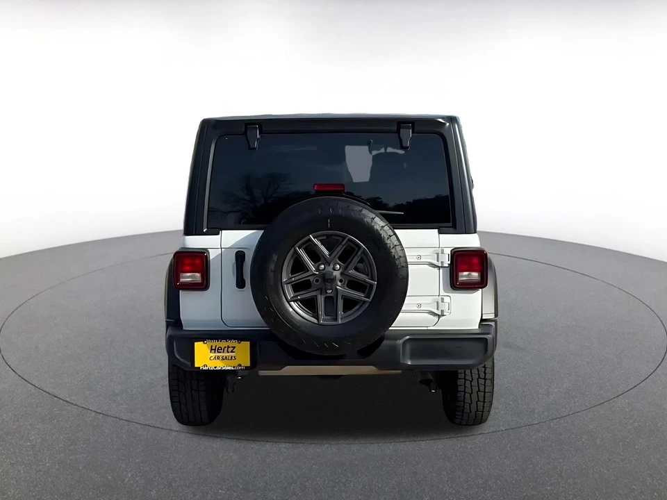 2025 Jeep JL Wrangler - Image 14 of 31