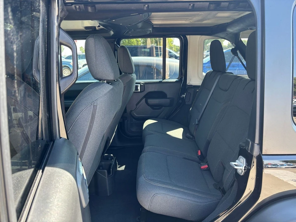 2025 Jeep JL Wrangler - Image 26 of 31