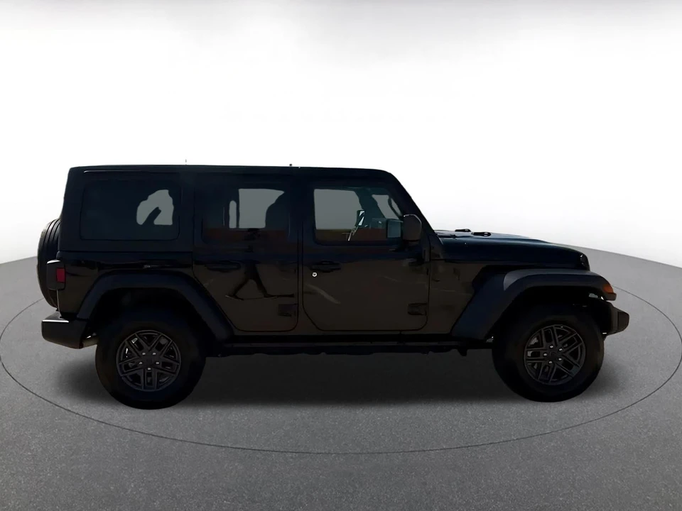 2025 Jeep JL Wrangler - Image 16 of 31