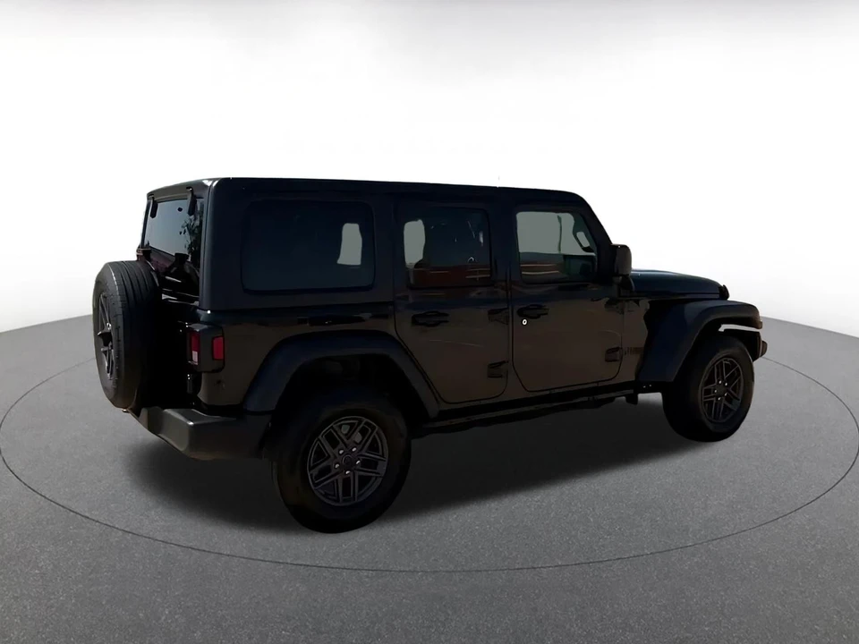 2025 Jeep JL Wrangler - Image 12 of 31