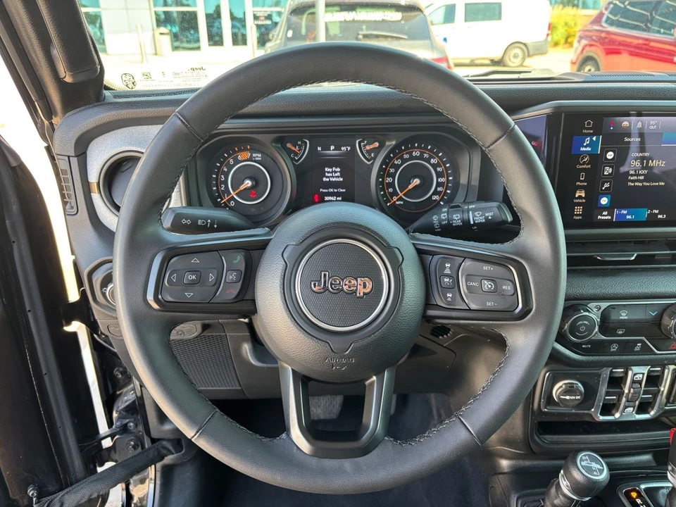2025 Jeep JL Wrangler - Image 28 of 31