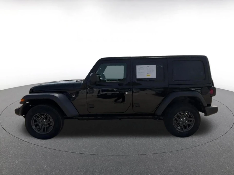 2025 Jeep JL Wrangler - Image 9 of 31