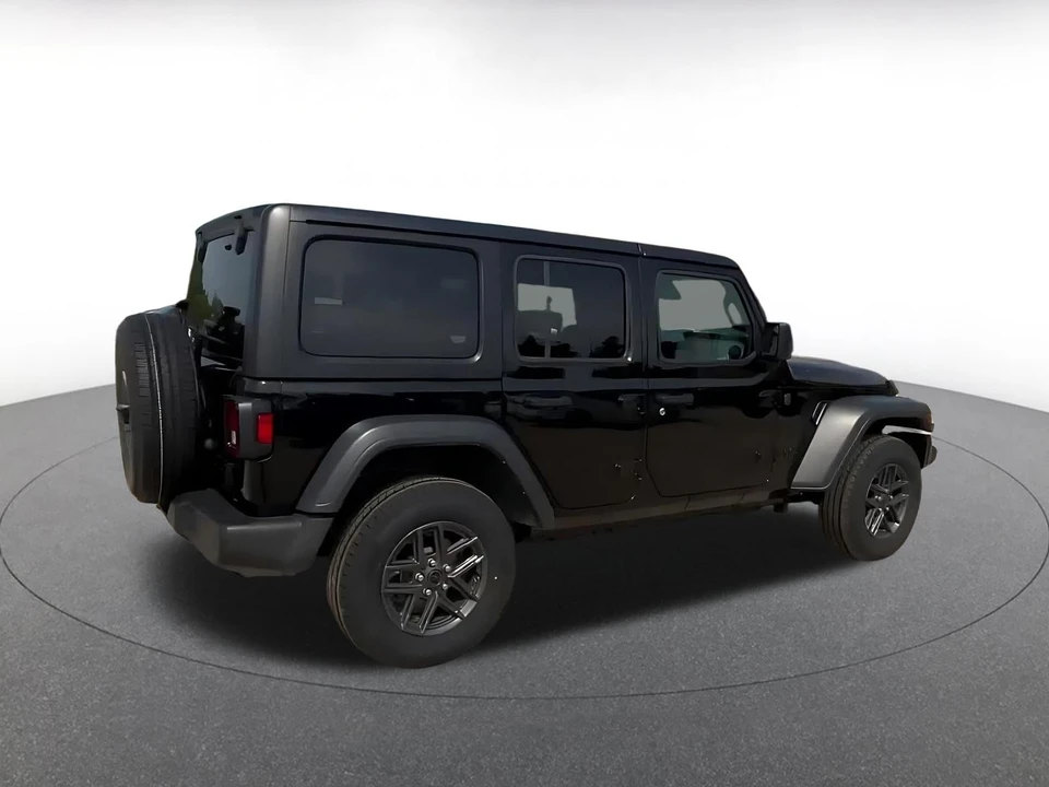 2025 Jeep JL Wrangler - Image 15 of 31