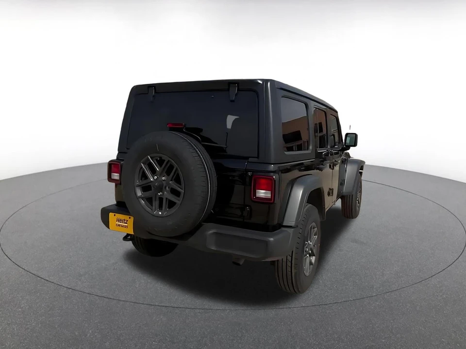 2025 Jeep JL Wrangler - Image 16 of 31