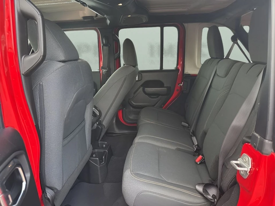 2025 Jeep JL Wrangler - Image 28 of 31