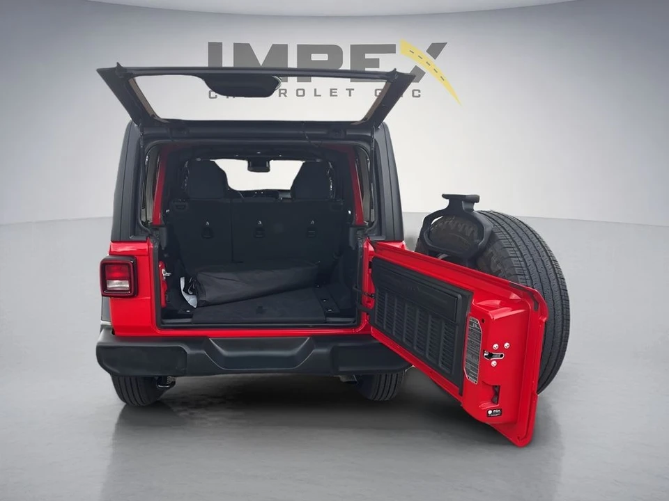 2025 Jeep JL Wrangler - Image 13 of 31