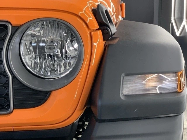 2025 Jeep JL Wrangler - Image 10 of 21
