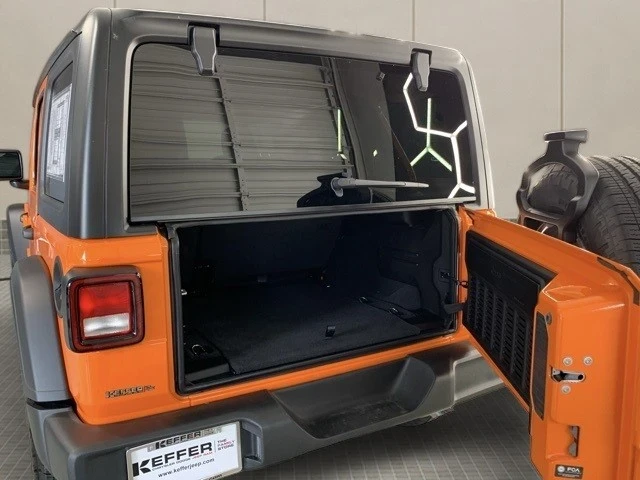 2025 Jeep JL Wrangler - Image 14 of 21
