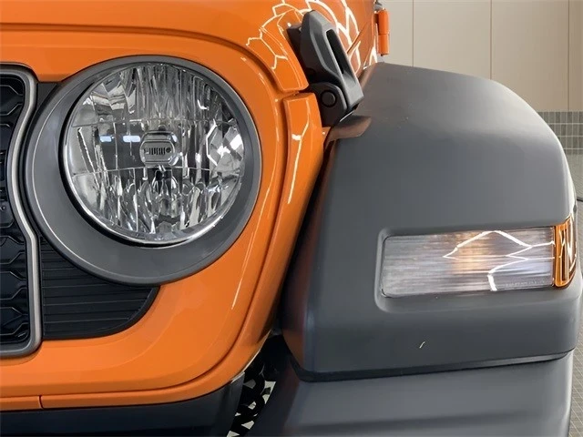 2025 Jeep JL Wrangler - Image 10 of 21