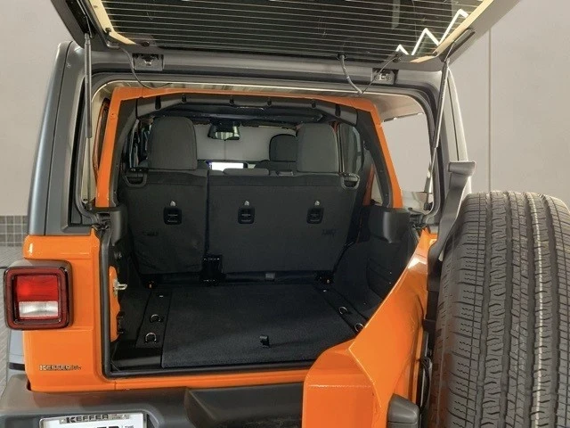 2025 Jeep JL Wrangler - Image 15 of 21
