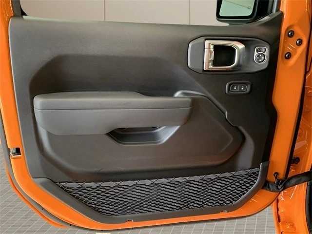 2025 Jeep JL Wrangler - Image 16 of 21