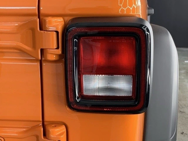2025 Jeep JL Wrangler - Image 13 of 21