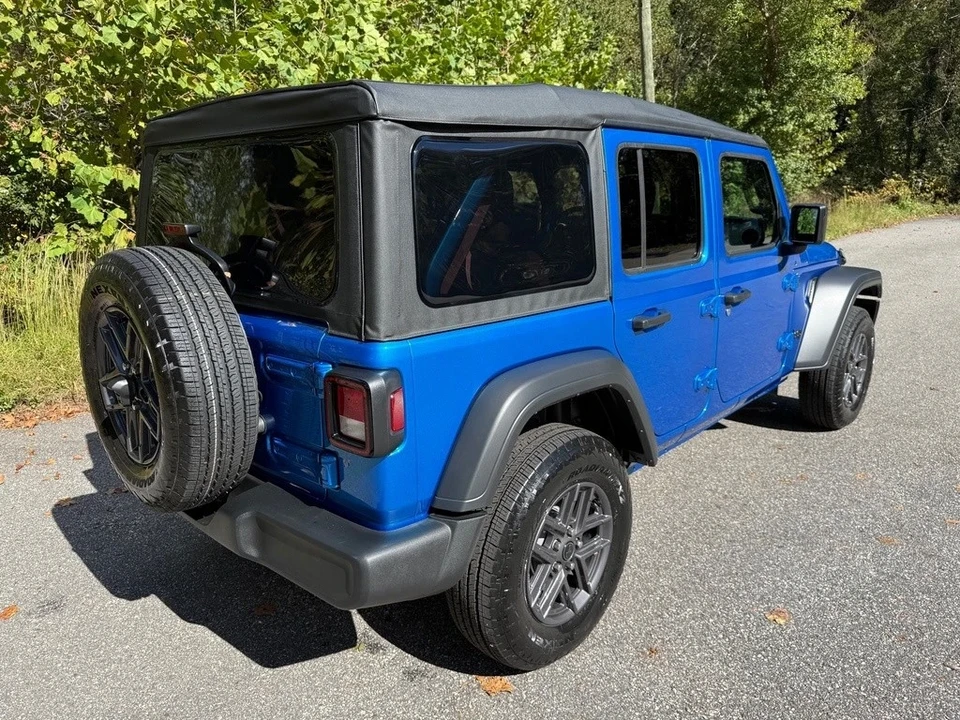 2025 Jeep JL Wrangler - Image 7 of 21