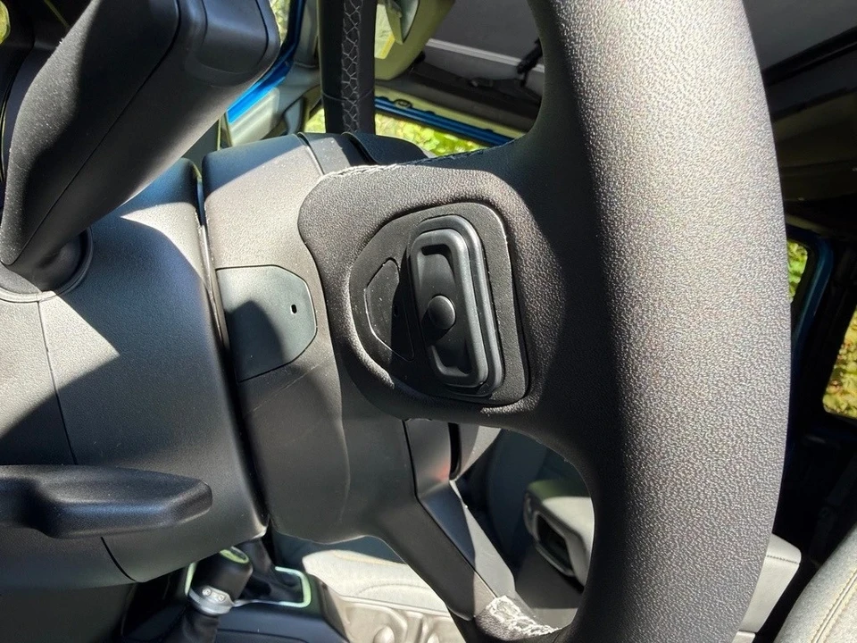 2025 Jeep JL Wrangler - Image 14 of 21