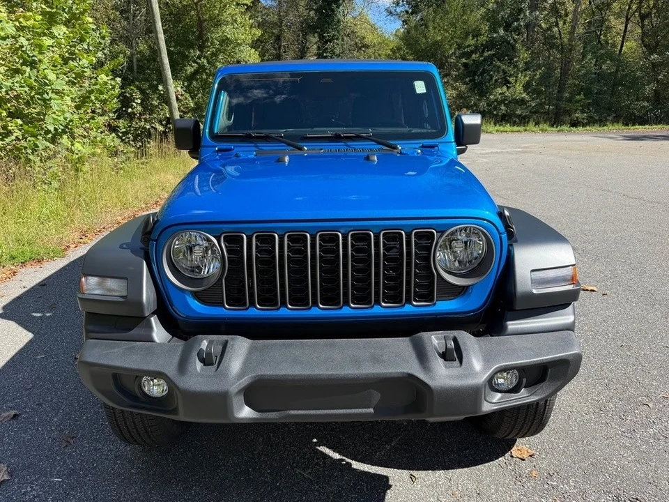 2025 Jeep JL Wrangler - Image 4 of 21