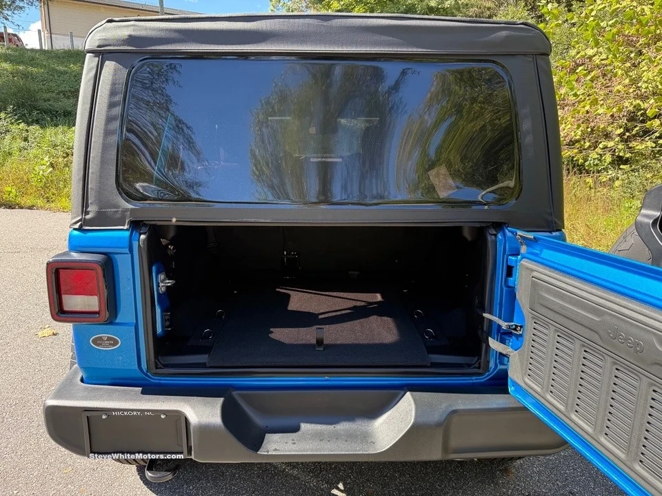 2025 Jeep JL Wrangler - Image 16 of 21