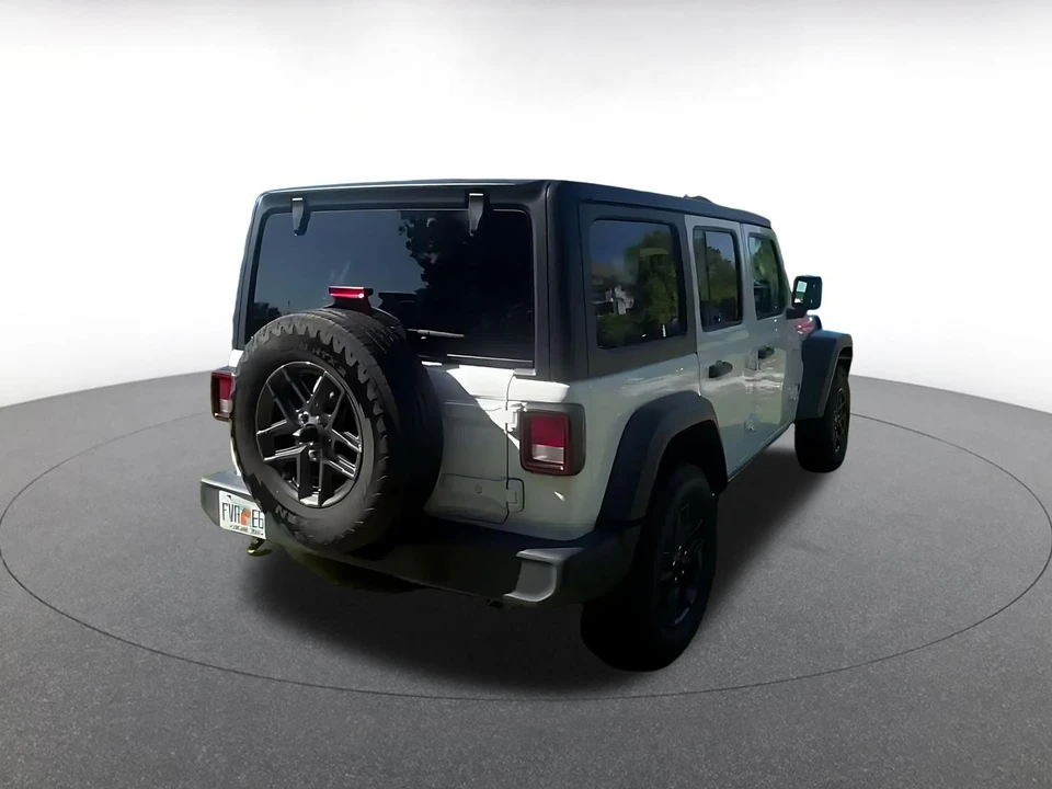 2025 Jeep JL Wrangler - Image 16 of 31