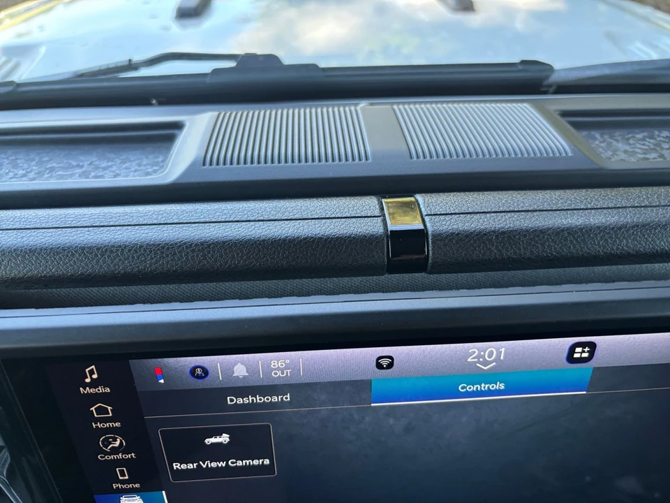 2025 Jeep JL Wrangler - Image 18 of 31