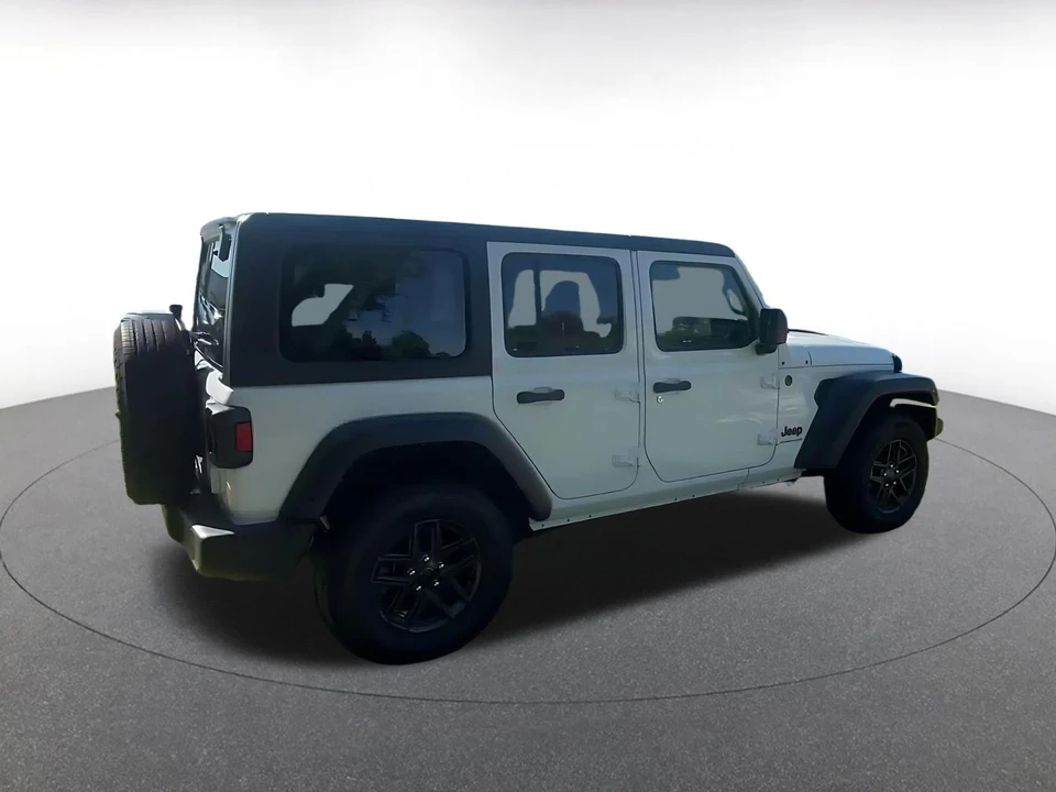 2025 Jeep JL Wrangler - Image 12 of 31