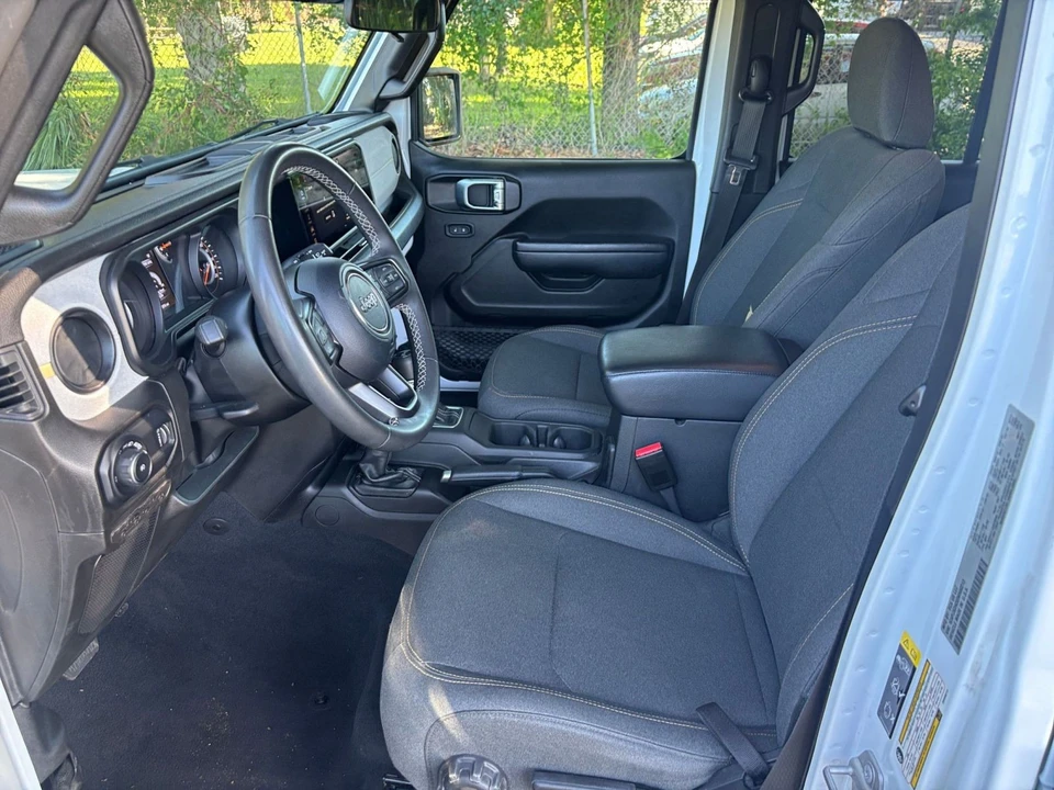 2025 Jeep JL Wrangler - Image 26 of 31
