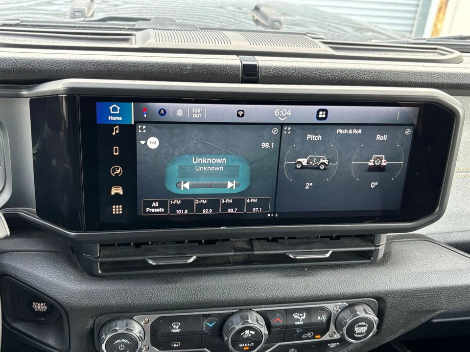 2025 Jeep JL Wrangler - Image 21 of 31