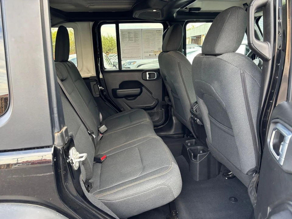 2025 Jeep JL Wrangler - Image 26 of 31