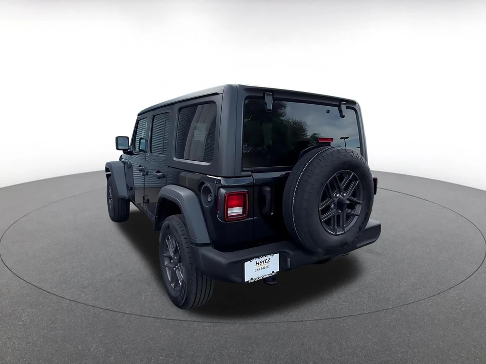 2025 Jeep JL Wrangler - Image 12 of 31
