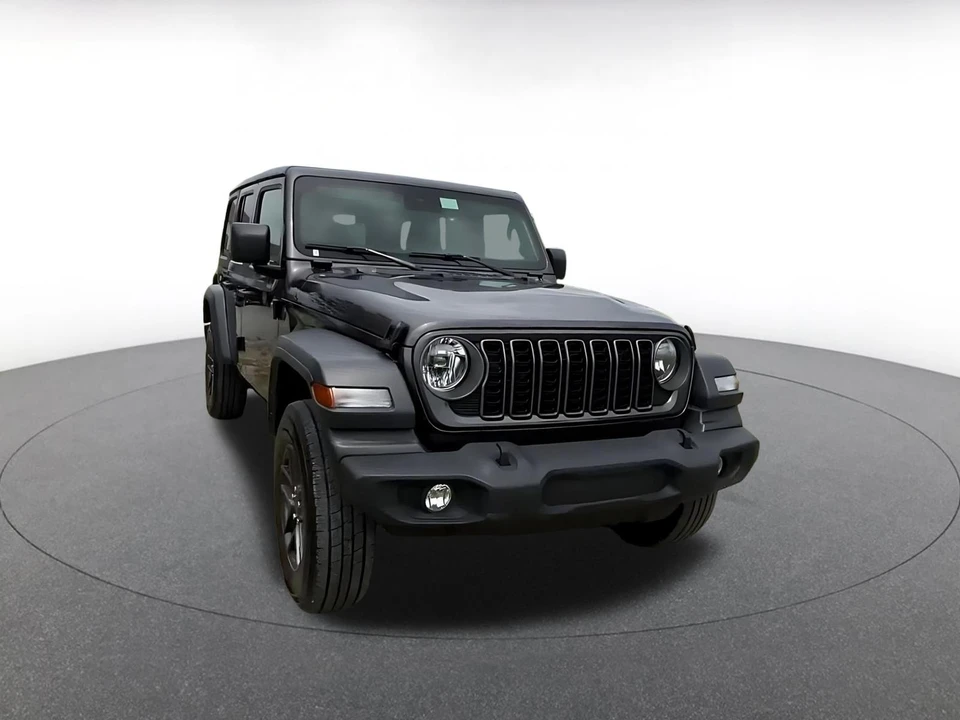 2025 Jeep JL Wrangler - Image 3 of 31